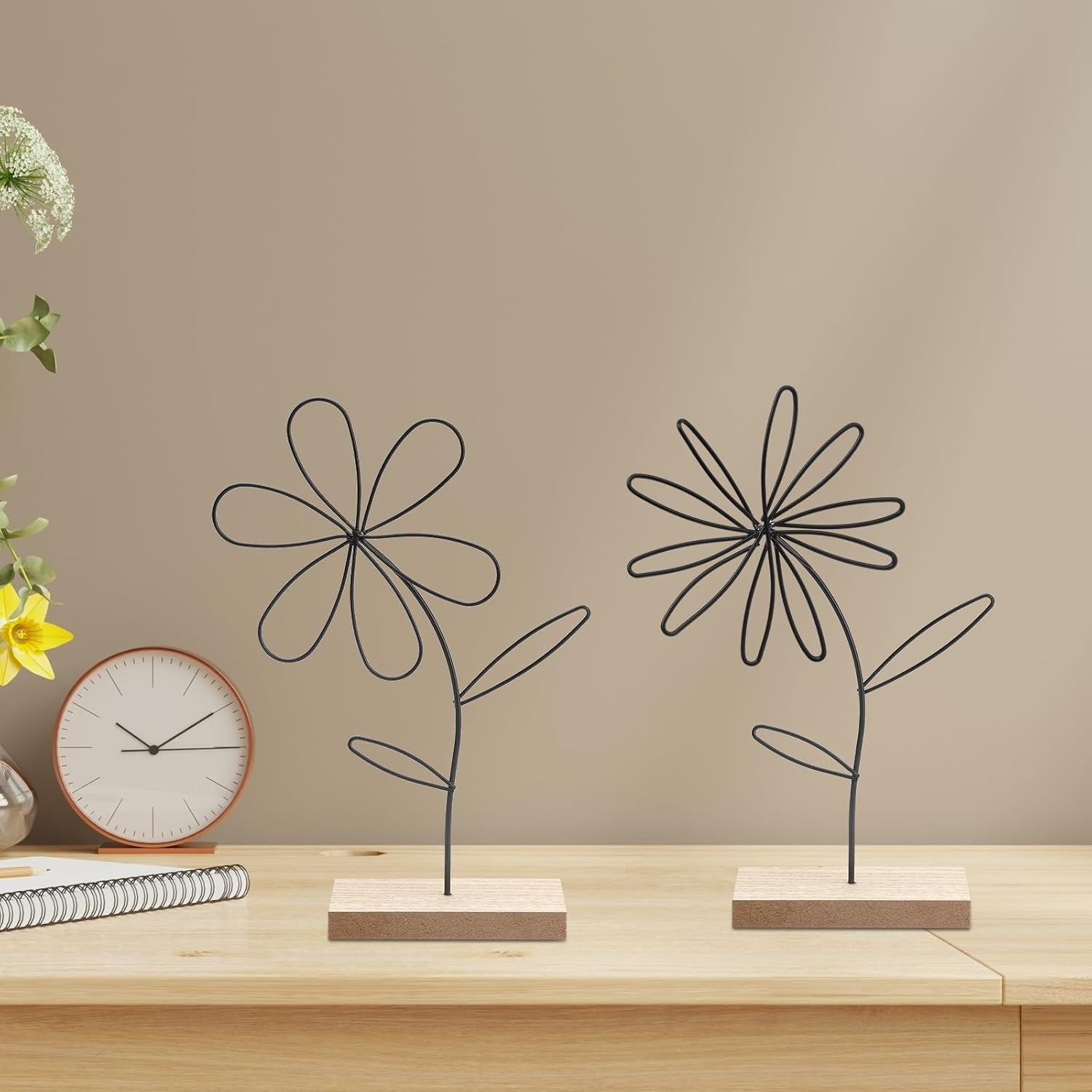 2-Piece Flower Decor Set